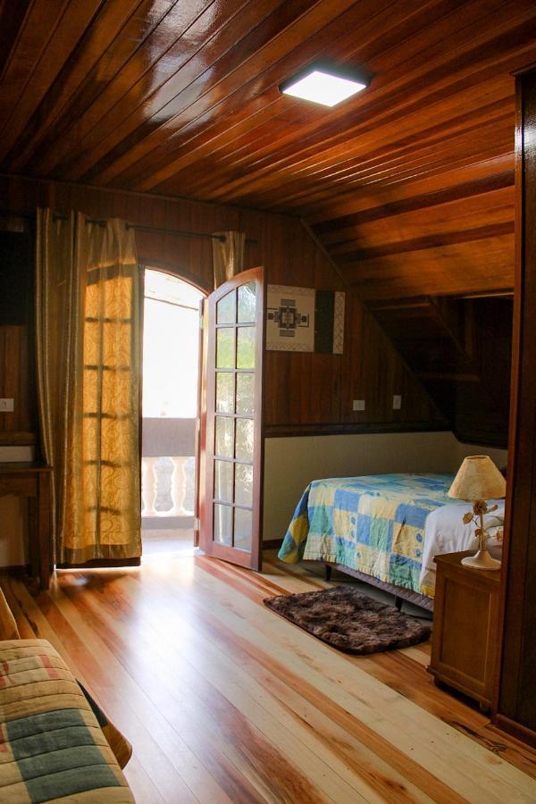 Pousada Villa Paty - Campos do Jordão エクステリア 写真