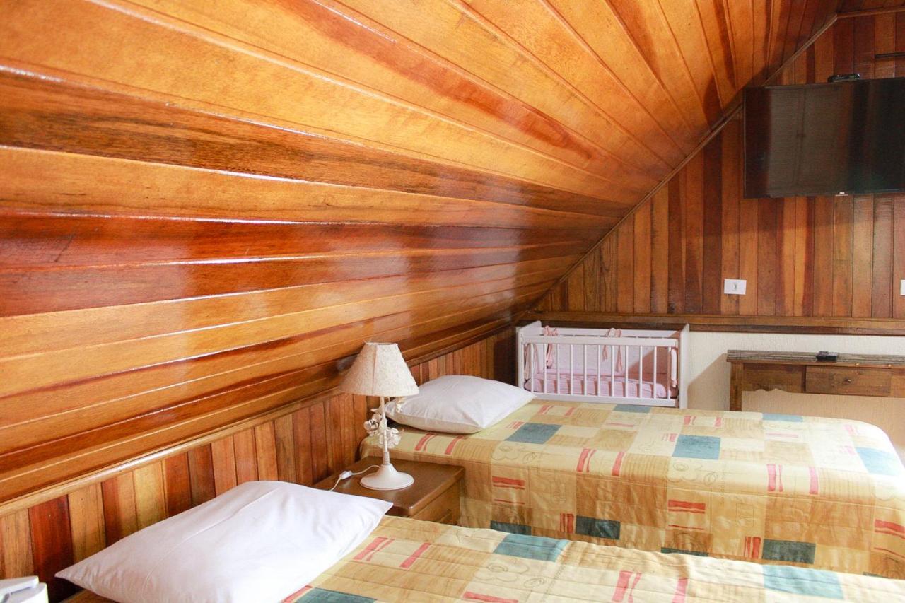 Pousada Villa Paty - Campos do Jordão エクステリア 写真
